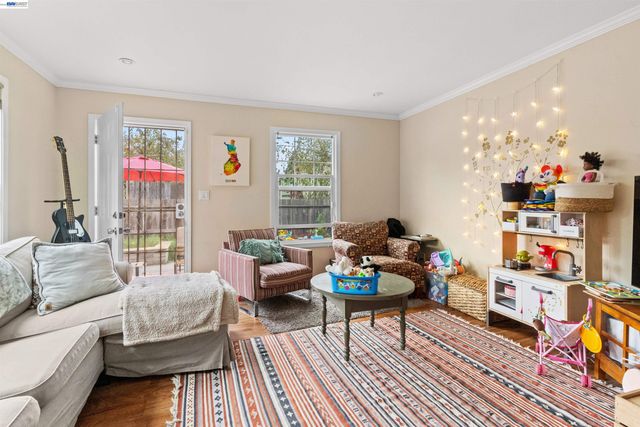 1523 Lincoln Ave, Alameda, CA 94501