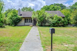 1901 Ranchwood Drive, Charlotte, NC 28217