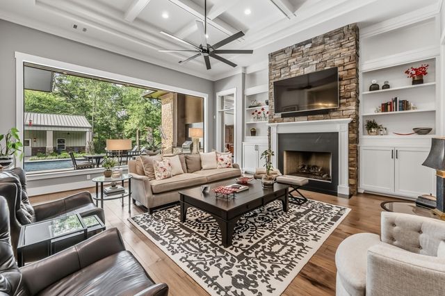150 Autumn Way, Huntsville, TX 77320