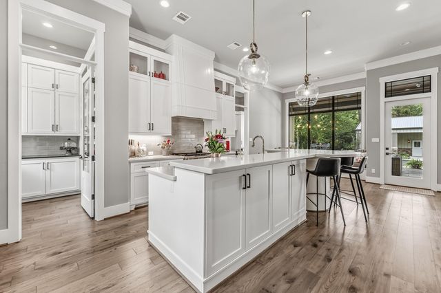 150 Autumn Way, Huntsville, TX 77320