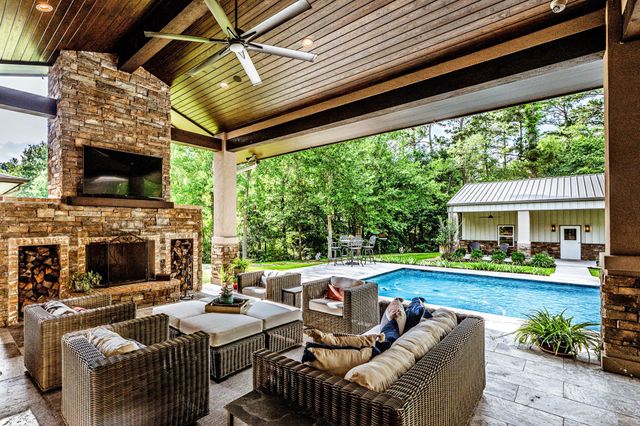 150 Autumn Way, Huntsville, TX 77320