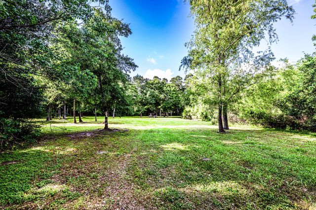 150 Autumn Way, Huntsville, TX 77320