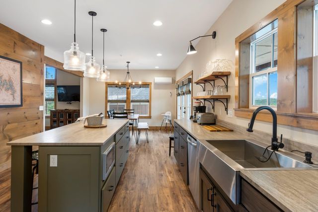 133 Carefree Lane 11, Kimberling City, MO 65686