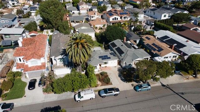 1041 Avenue D, Redondo Beach, CA 90277