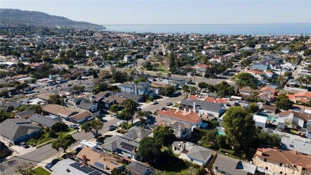 1041 Avenue D, Redondo Beach, CA 90277