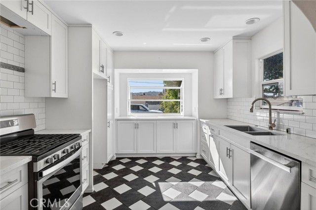 1041 Avenue D, Redondo Beach, CA 90277