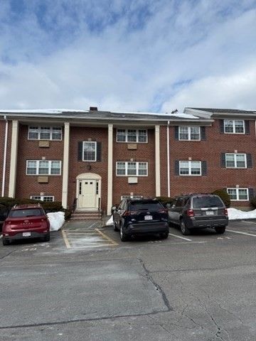 27 Arlington Road 2, Woburn, MA 01801