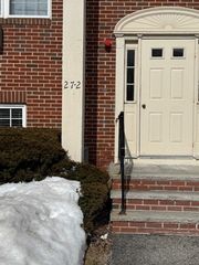 27 Arlington Road 2, Woburn, MA 01801