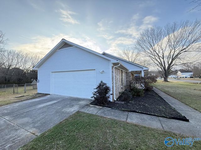 119 Molly Bette Drive, Huntsville, AL 35811