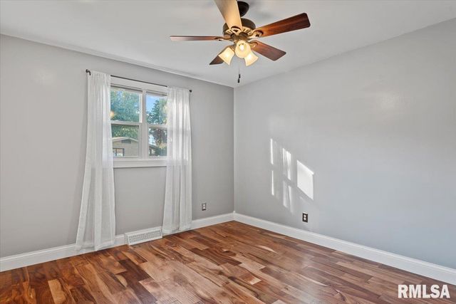 38 Lambert Lane, Springfield, IL 62704