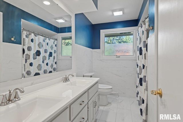 38 Lambert Lane, Springfield, IL 62704