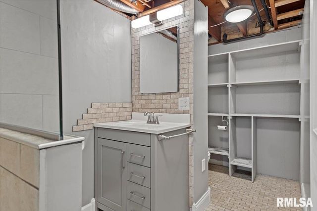 38 Lambert Lane, Springfield, IL 62704