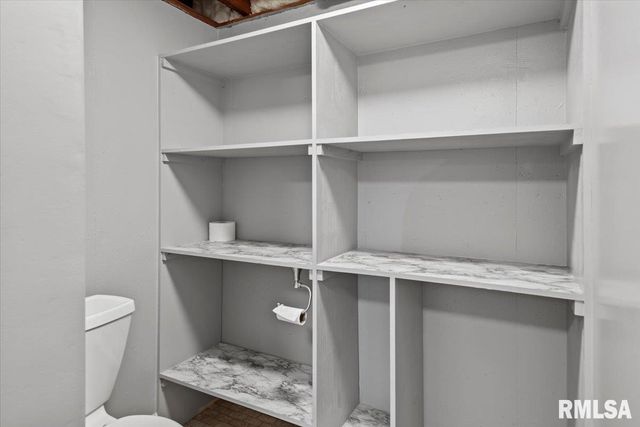 38 Lambert Lane, Springfield, IL 62704