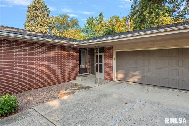 38 Lambert Lane, Springfield, IL 62704