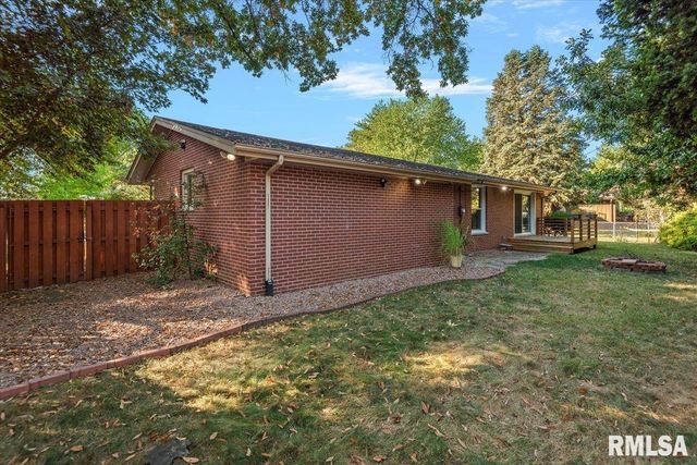 38 Lambert Lane, Springfield, IL 62704