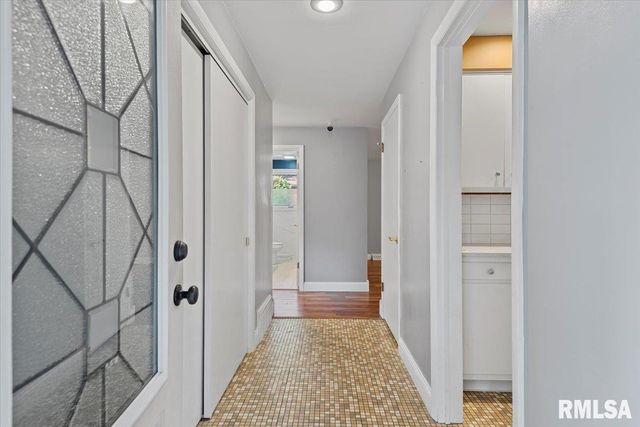 38 Lambert Lane, Springfield, IL 62704