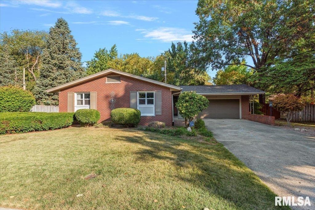 38 Lambert Lane, Springfield, IL 62704