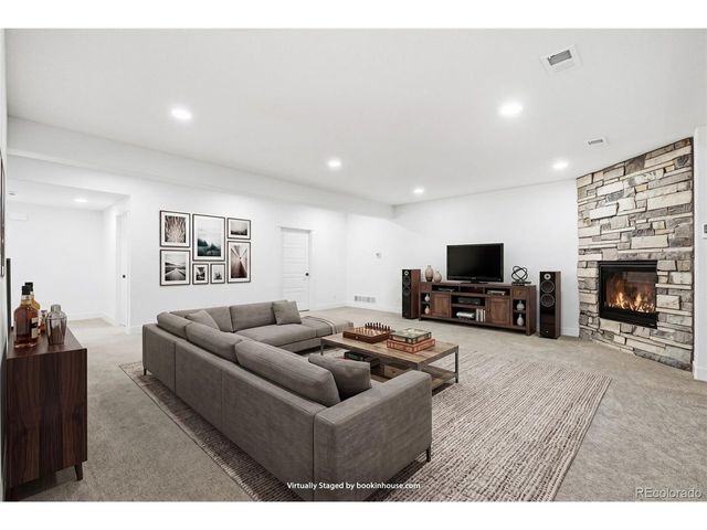 900 Berthoud Peak Dr, Berthoud, CO 80513