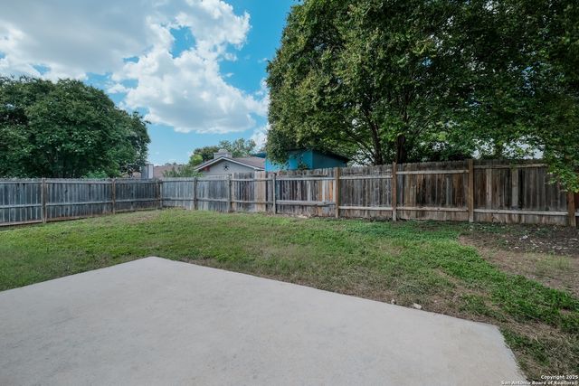 9455 Greens Pt, San Antonio, TX 78250