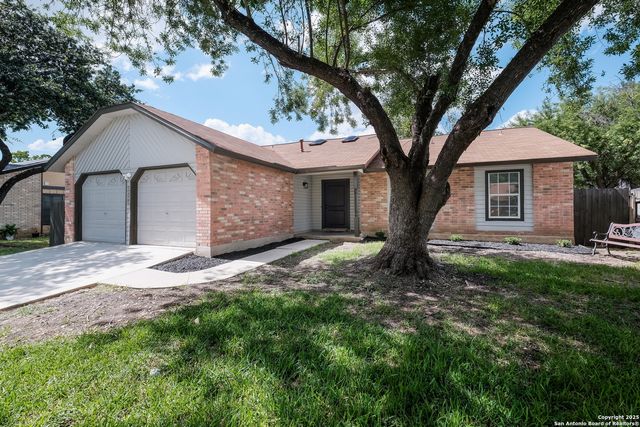 9455 Greens Pt, San Antonio, TX 78250