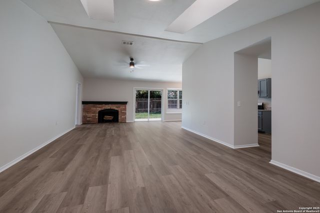 9455 Greens Pt, San Antonio, TX 78250