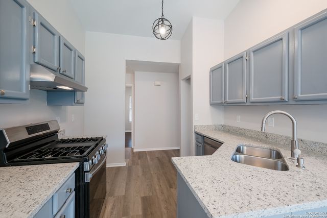 9455 Greens Pt, San Antonio, TX 78250