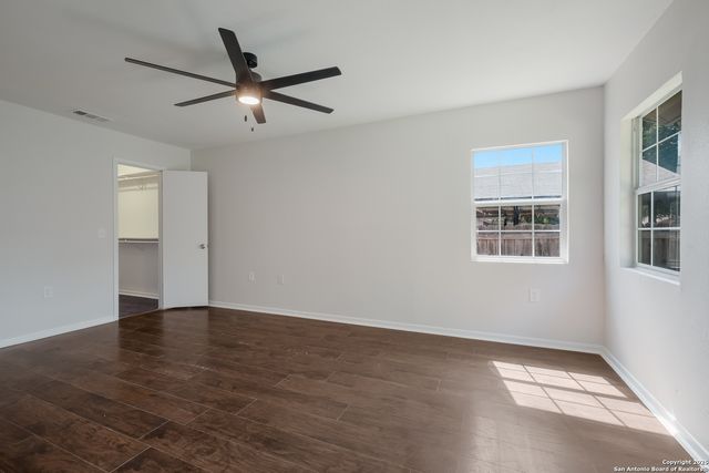 9455 Greens Pt, San Antonio, TX 78250