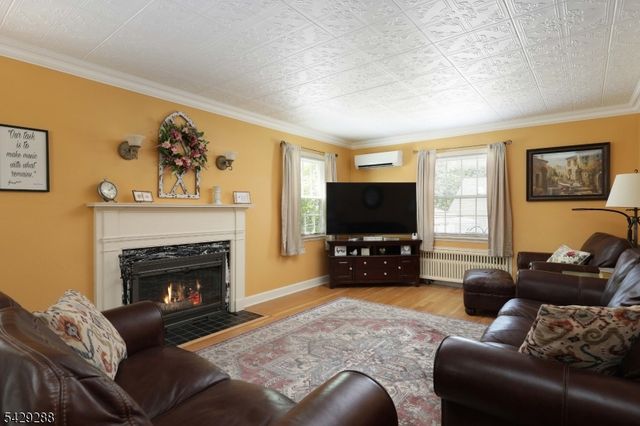 303 E Webster Ave, Roselle Park Boro, NJ 07204