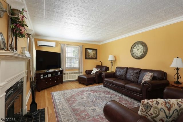 303 E Webster Ave, Roselle Park Boro, NJ 07204