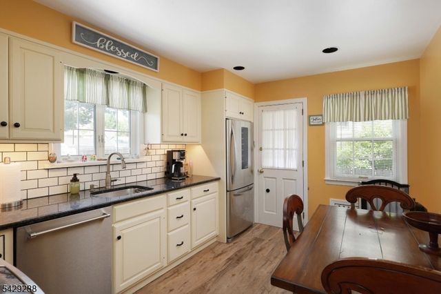303 E Webster Ave, Roselle Park Boro, NJ 07204