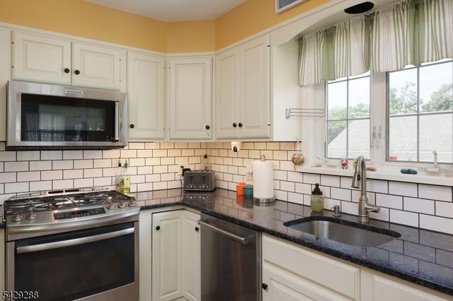 303 E Webster Ave, Roselle Park Boro, NJ 07204