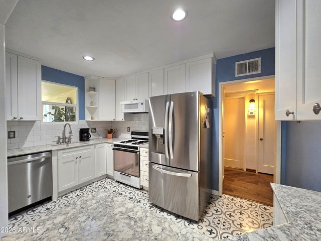 1306 W CLARENDON Avenue, Phoenix, AZ 85013