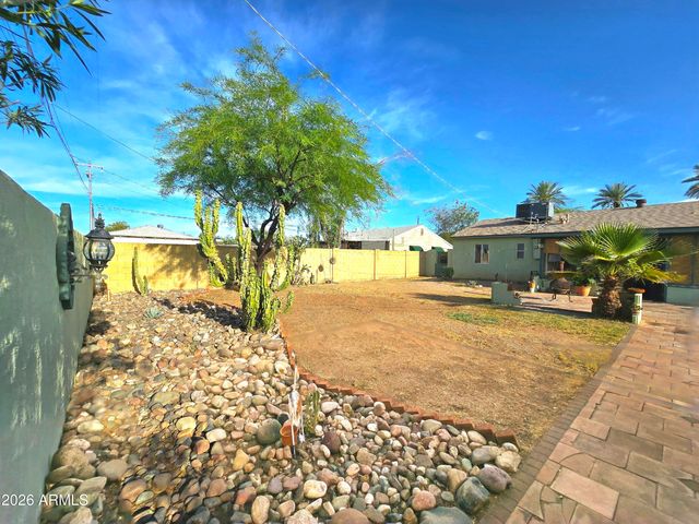 1306 W CLARENDON Avenue, Phoenix, AZ 85013