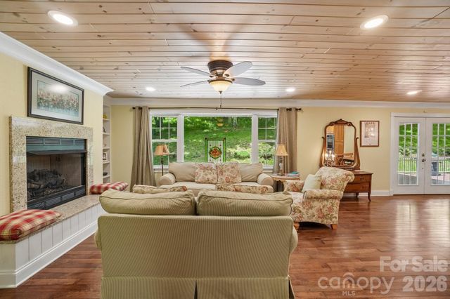 671 Trillium Lane, Mars Hill, NC 28754