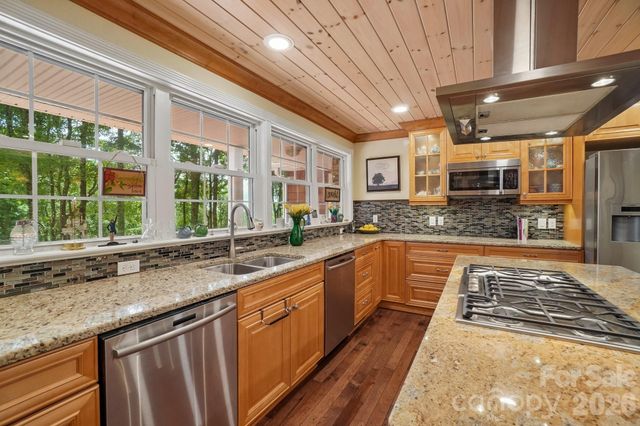 671 Trillium Lane, Mars Hill, NC 28754