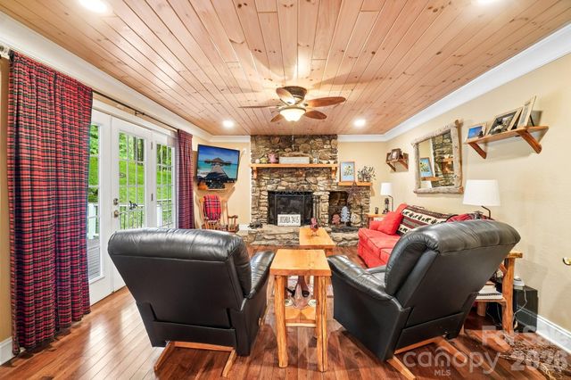 671 Trillium Lane, Mars Hill, NC 28754