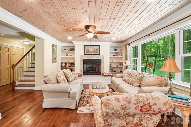 671 Trillium Lane, Mars Hill, NC 28754
