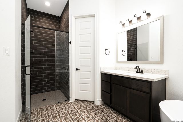 9015 Raven Pointe, San Antonio, TX 78255