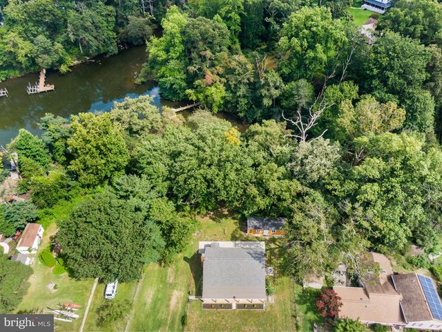 1342 EDNA RD, Pasadena, MD 21122