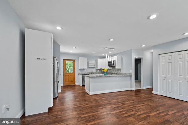 1342 EDNA RD, Pasadena, MD 21122