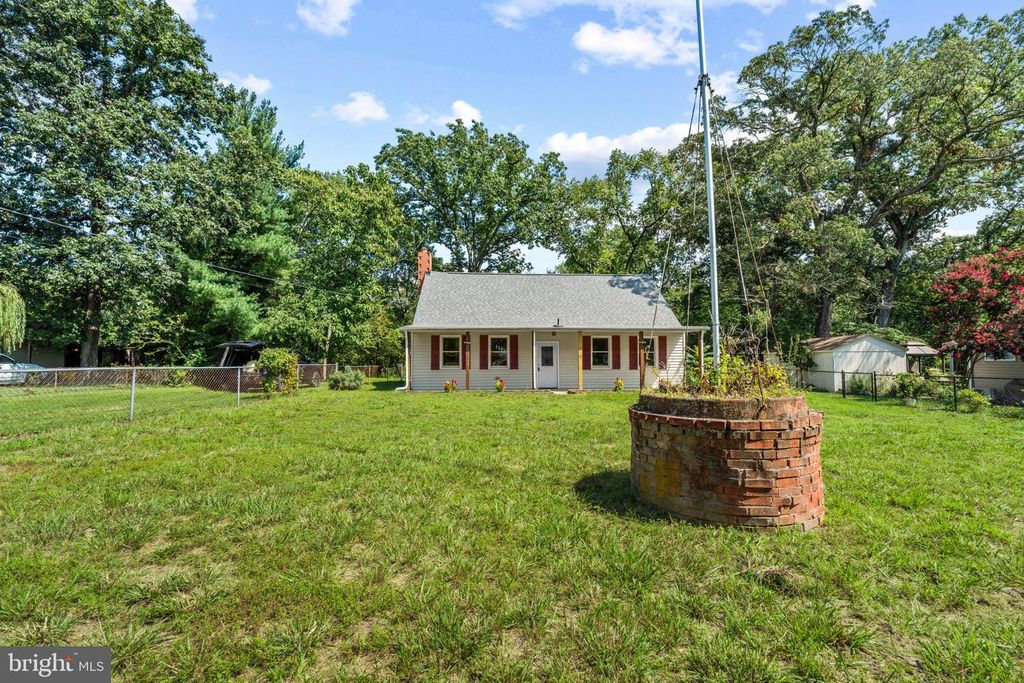 1342 EDNA RD, Pasadena, MD 21122