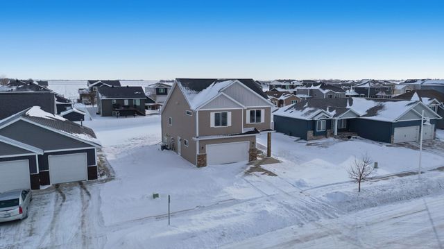 1800 41st Street S, Moorhead, MN 56560