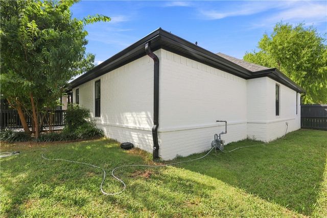 405 Lucian Lane, Springdale, AR 72764