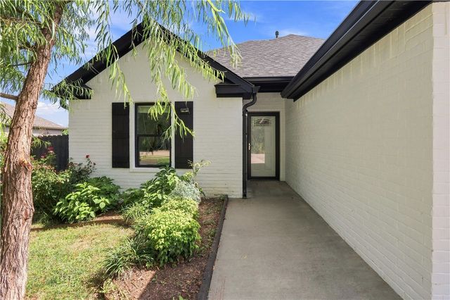 405 Lucian Lane, Springdale, AR 72764