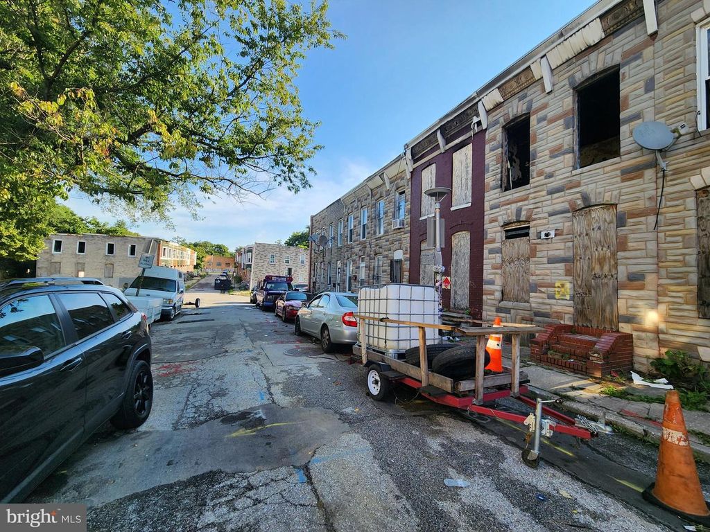 304 FURROW ST, Baltimore, MD 21223