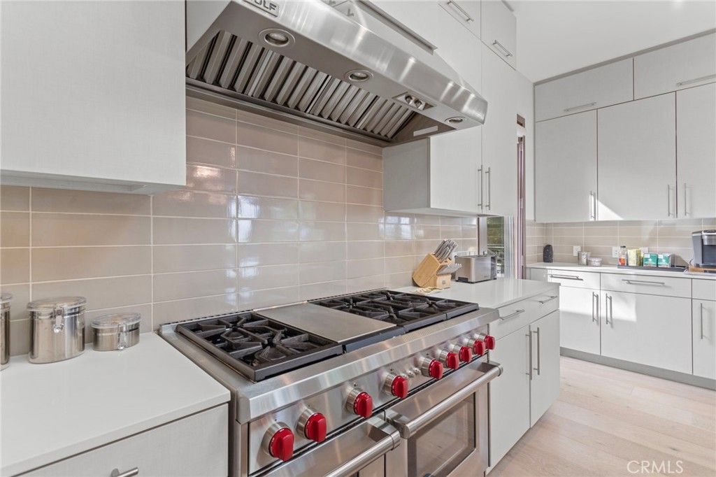 Image 15 of property listing at 15641 Meadowgate, Los Angeles, CA 91436