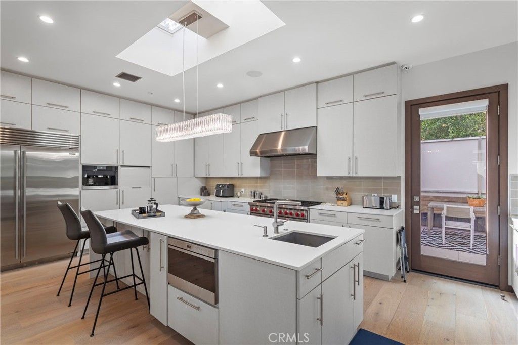 Image 18 of property listing at 15641 Meadowgate, Los Angeles, CA 91436