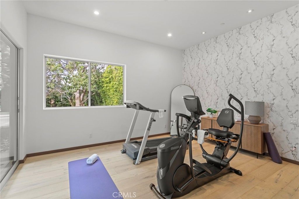 Image 26 of property listing at 15641 Meadowgate, Los Angeles, CA 91436