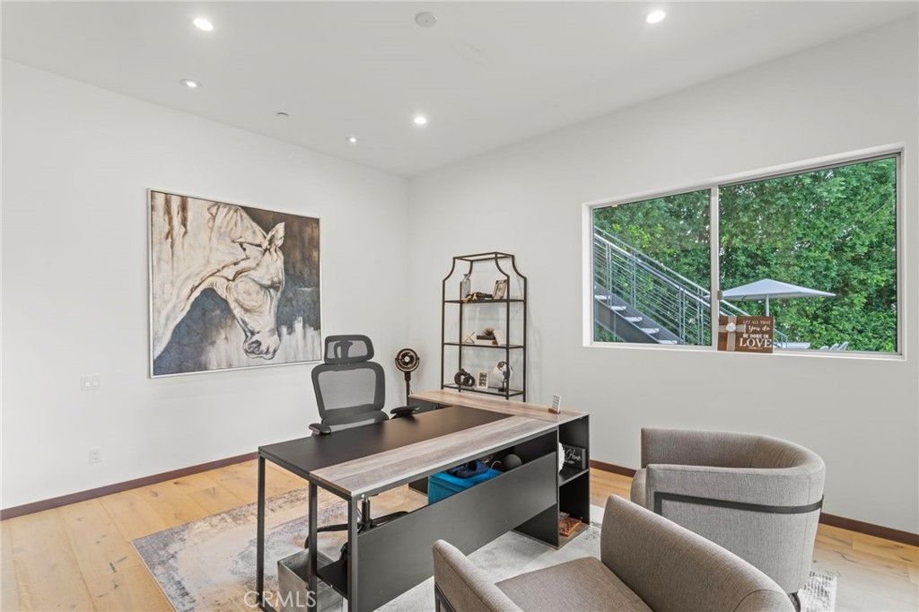 Image 27 of property listing at 15641 Meadowgate, Los Angeles, CA 91436