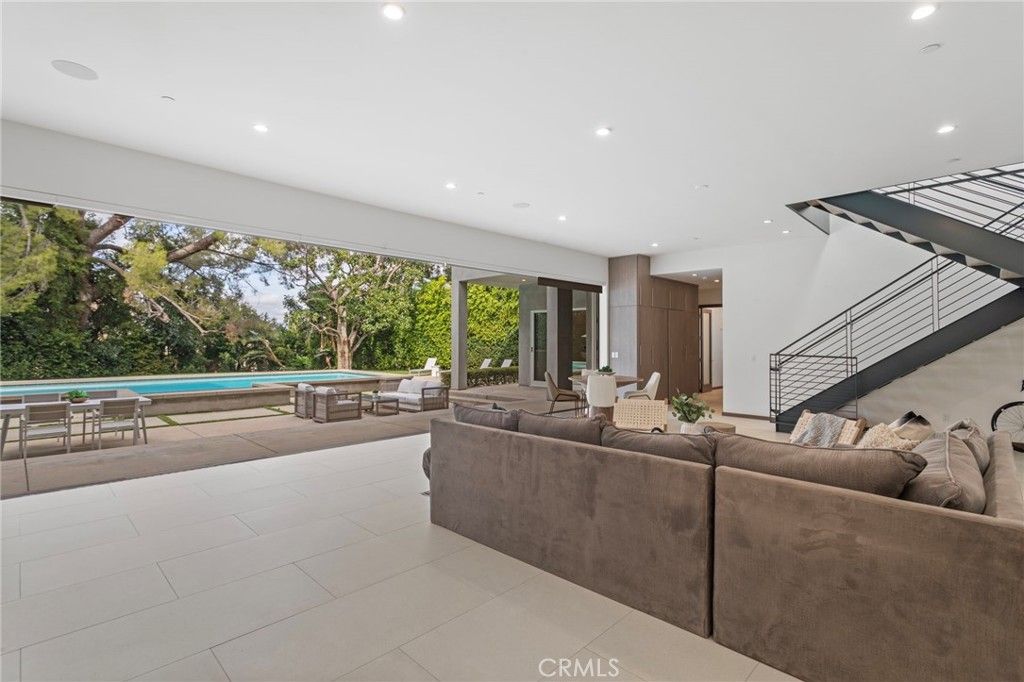 Image 34 of property listing at 15641 Meadowgate, Los Angeles, CA 91436